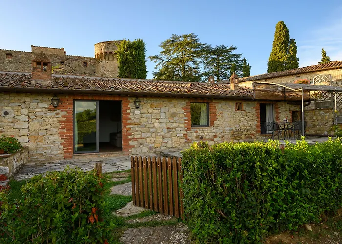 Castello Di Meleto Wine Destination - Camere in Castello e Appartamenti